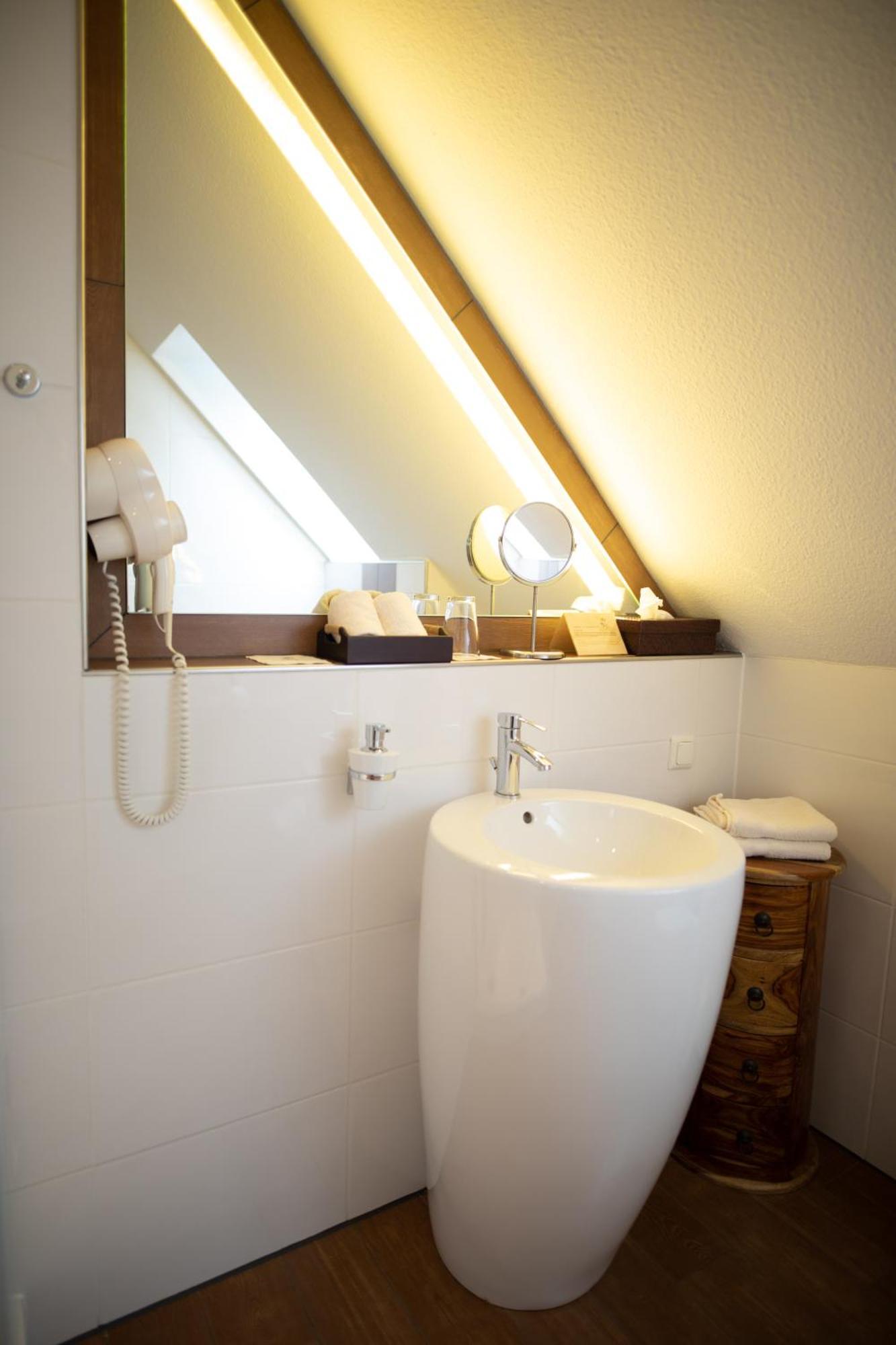 Vier Jahreszeiten Rooms Husum  外观 照片